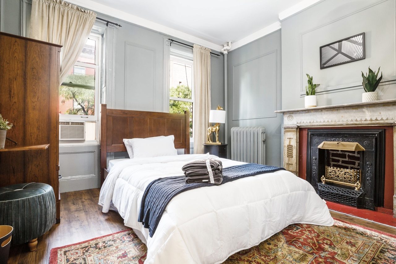 #138: Hell's Kitchen - Full Bedroom 3A - #138: Hell's Kitchen - Gallery - 2