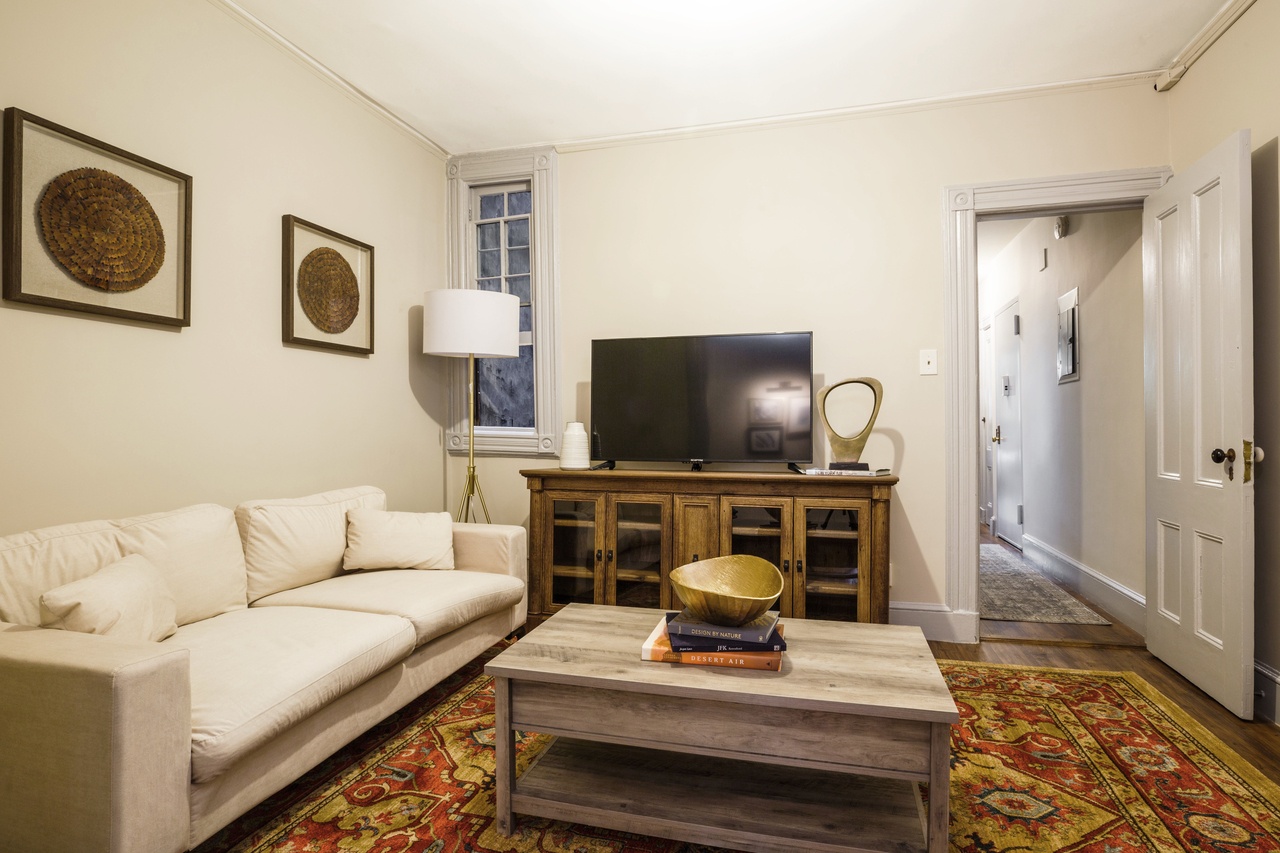 #138: Hell's Kitchen - Twin Bedroom 3C - #138: Hell's Kitchen - Gallery - 4