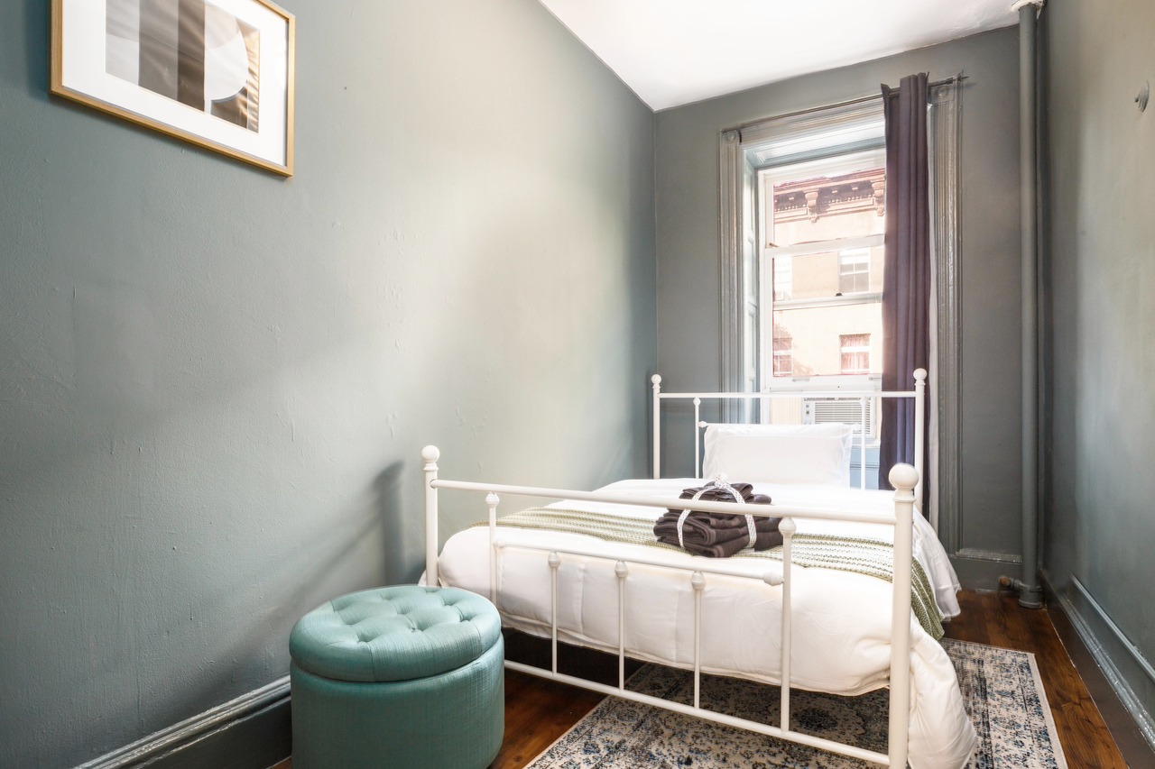 #138: Hell's Kitchen - Full Bedroom 3E - #138: Hell's Kitchen - Gallery - 1