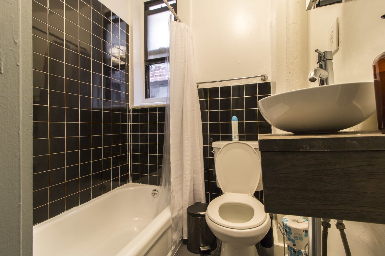 #364: East Village - Queen Bedroom B - 1