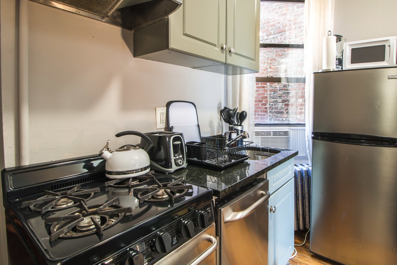  #364: East Village - Twin Bedroom A  -  #364: East Village  - Gallery -  1