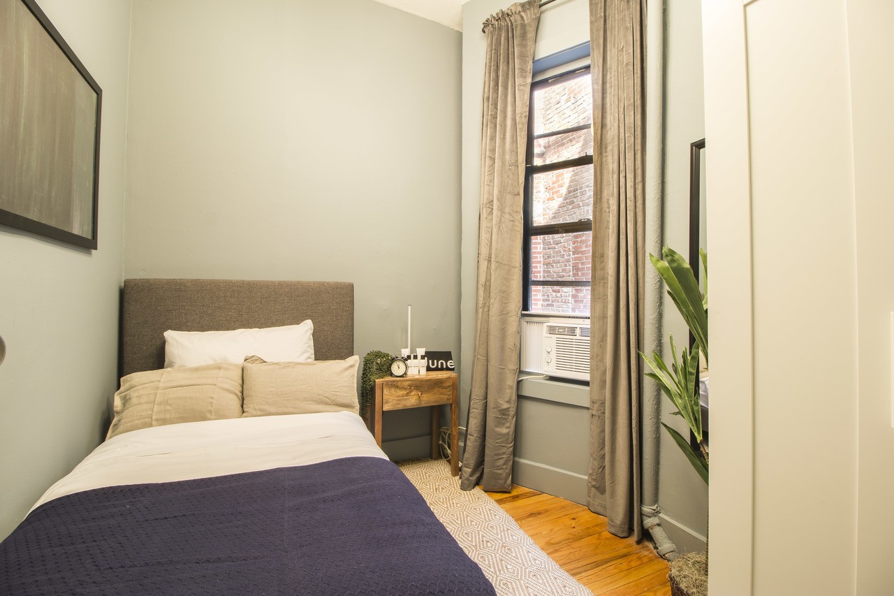 #364: East Village - Twin Bedroom A - 8