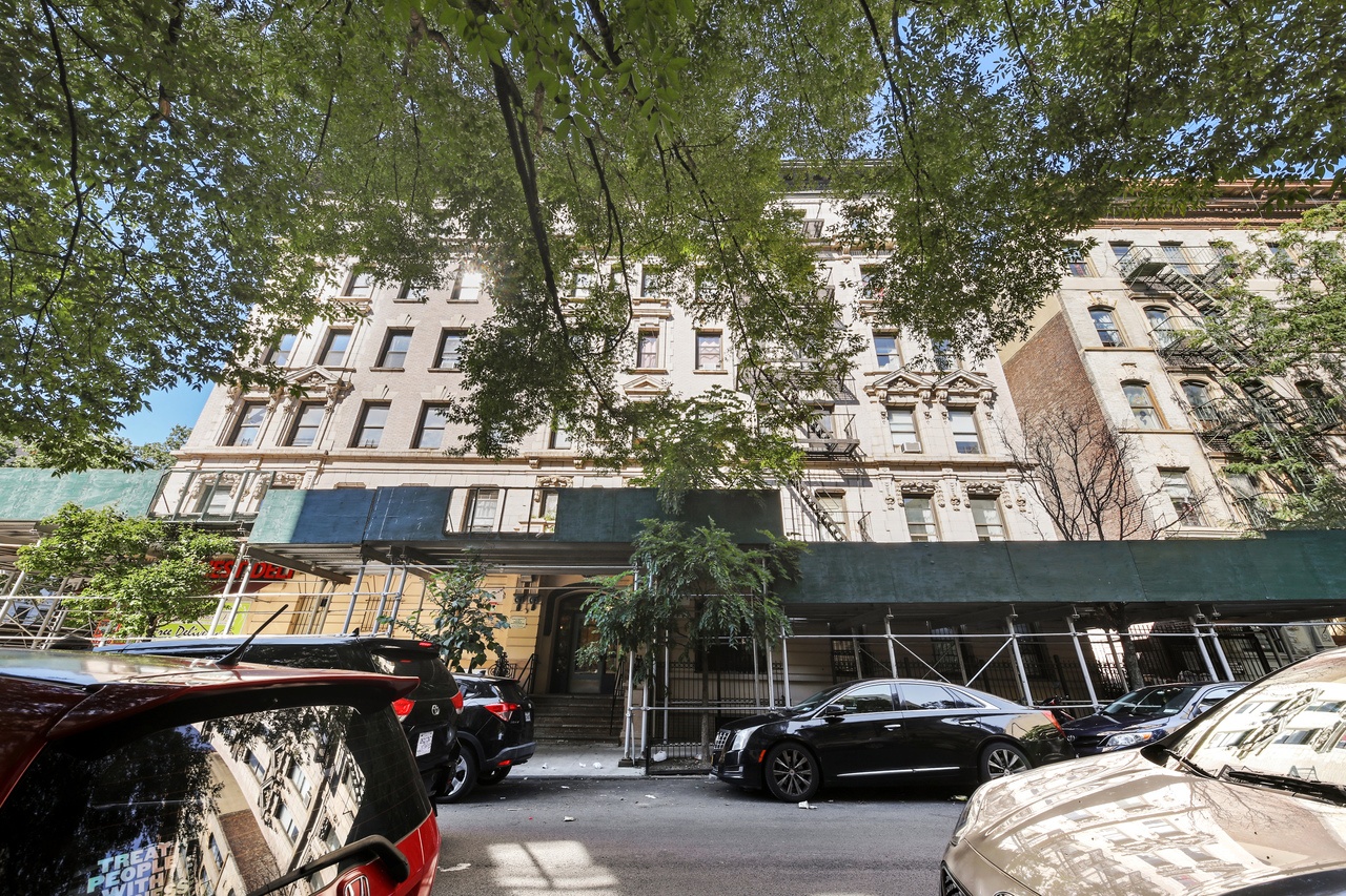 #596: Hamilton Heights - Queen Bedroom B - #596: Hamilton Heights - Gallery - 8