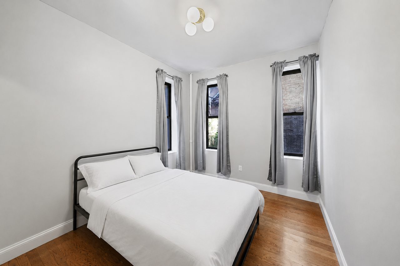 #596: Hamilton Heights - Queen Bedroom A - 1