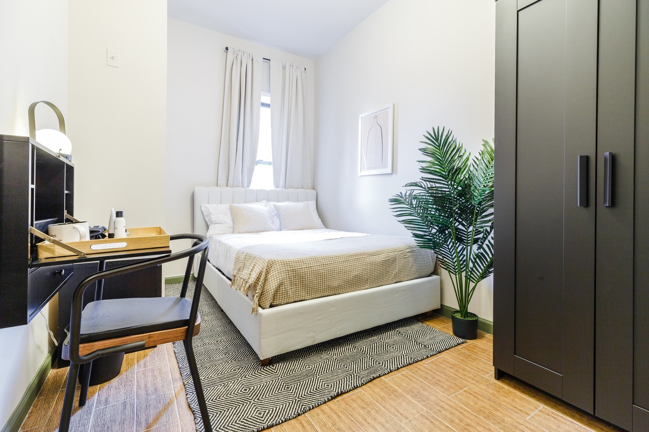  #264: Chinatown - Full Bedroom C  -  #264: Chinatown  - Gallery -  9