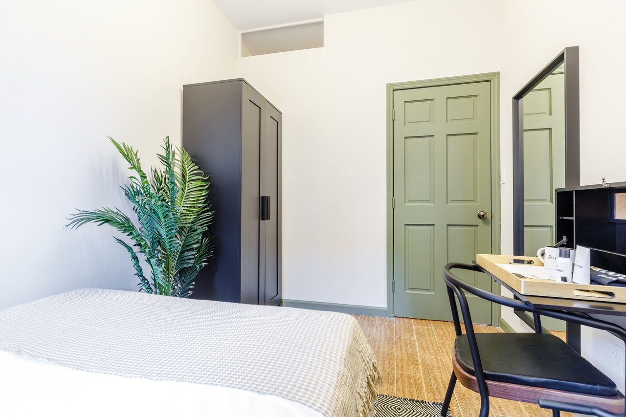  #264: Chinatown - Full Bedroom C  -  #264: Chinatown  - Gallery -  8