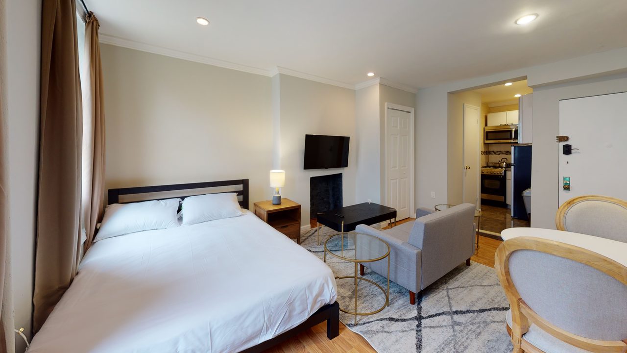 #403: East Village - Studio (Full) - #403: East Village - Gallery - 11