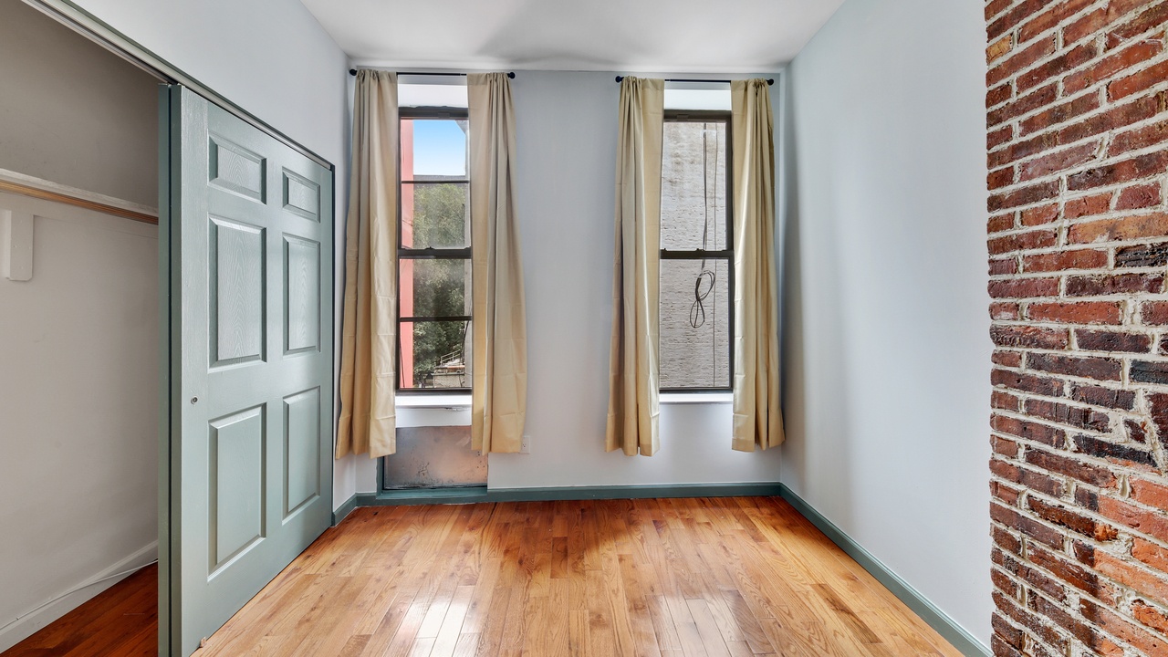 #577: East Harlem - Queen Bedroom B - 13