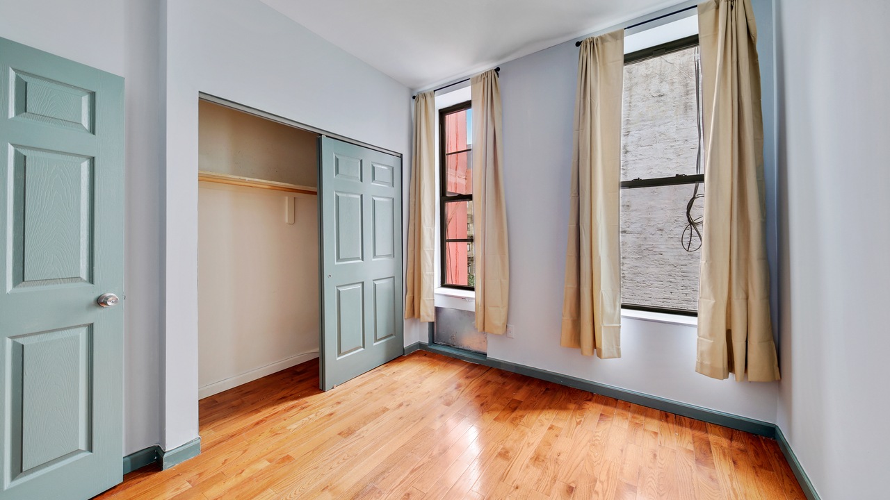 #577: East Harlem - Queen Bedroom B - 15