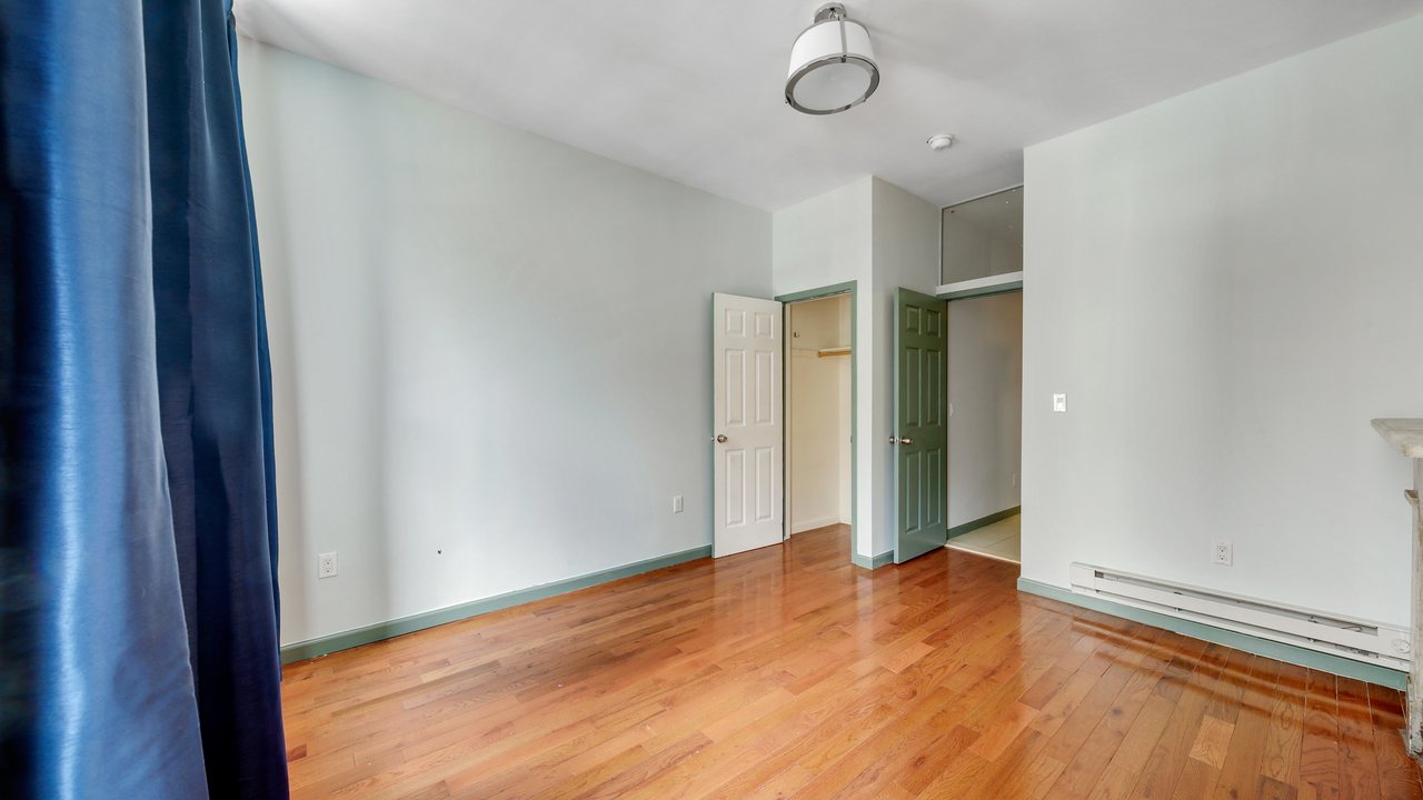 #577: East Harlem - Queen Bedroom A - 9