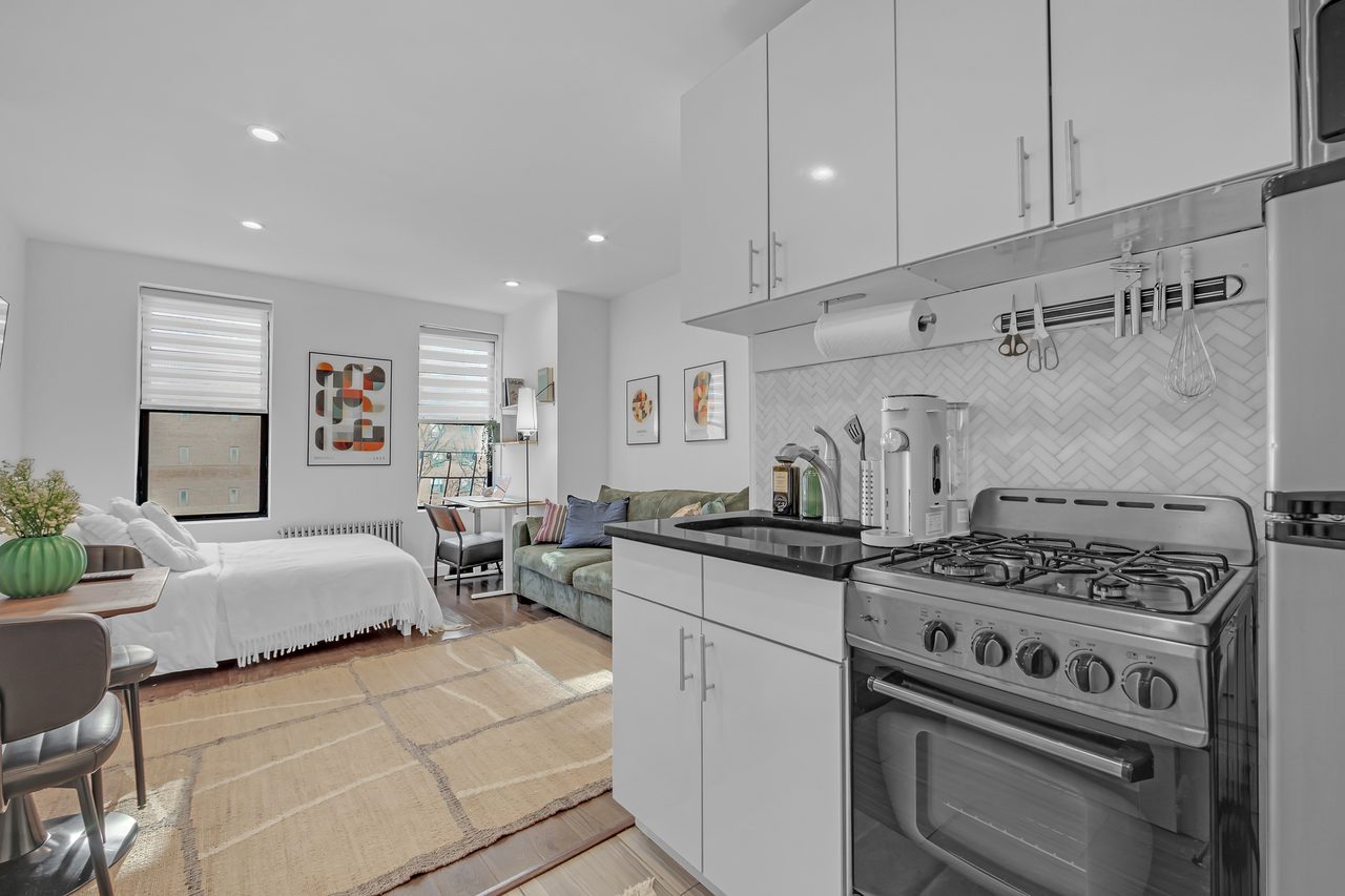  #1509: East Village - Studio (Full)  -  #1509: East Village  - Gallery -  13