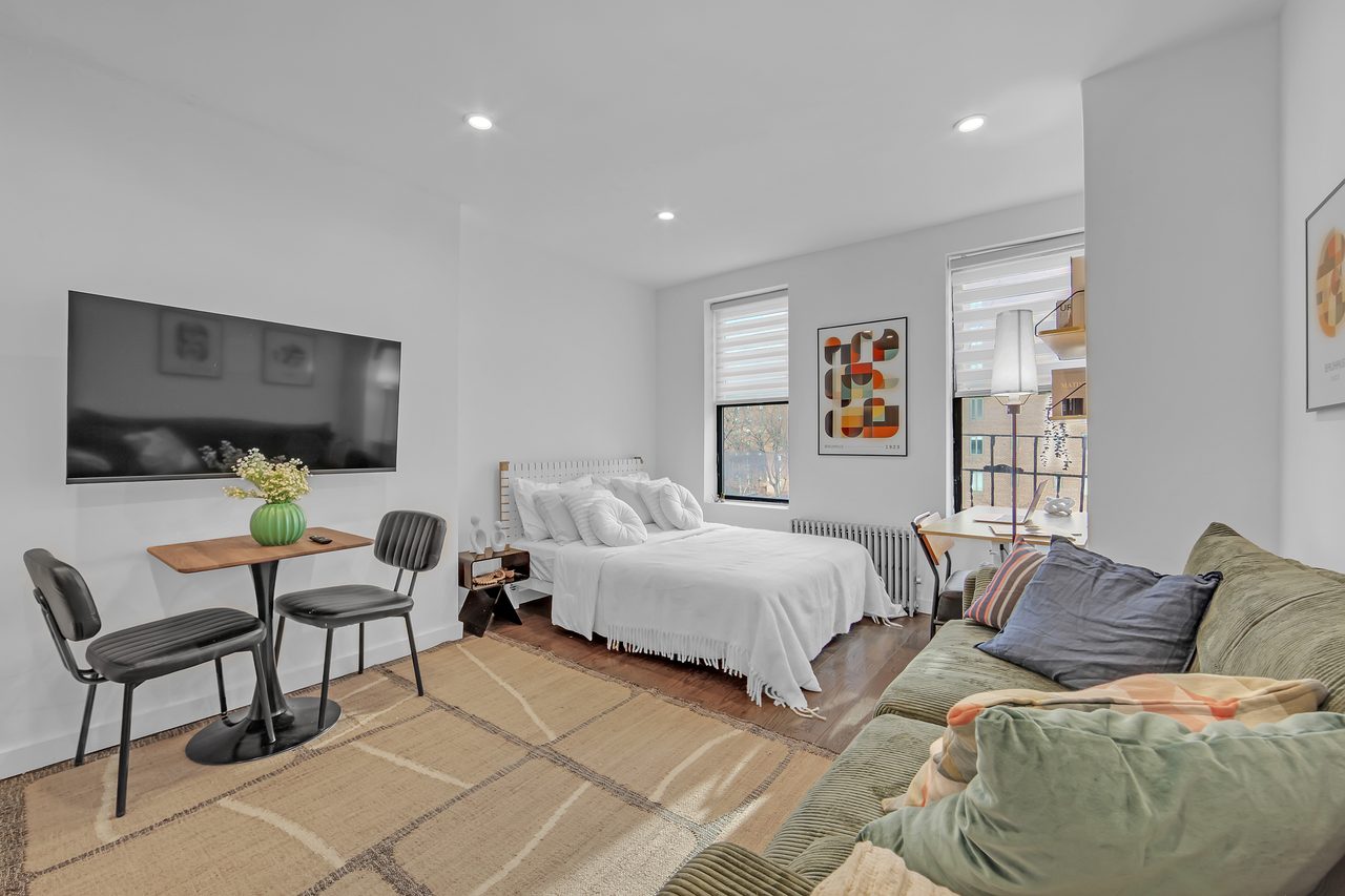  #1509: East Village - Studio (Full)  -  #1509: East Village  - Gallery -  12