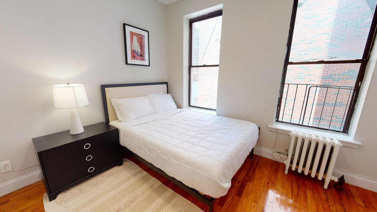  #1249: East Village - Queen Bedroom A  -  #1249: East Village  - Gallery -  4