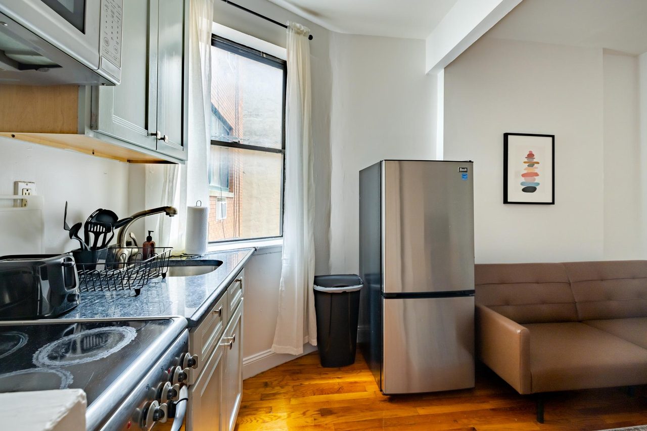  #1249: East Village - Queen Bedroom A  -  #1249: East Village  - Gallery -  11