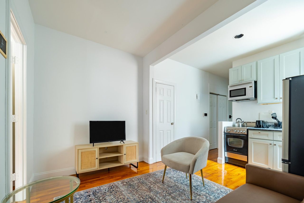  #1249: East Village - Queen Bedroom A  -  #1249: East Village  - Gallery -  15