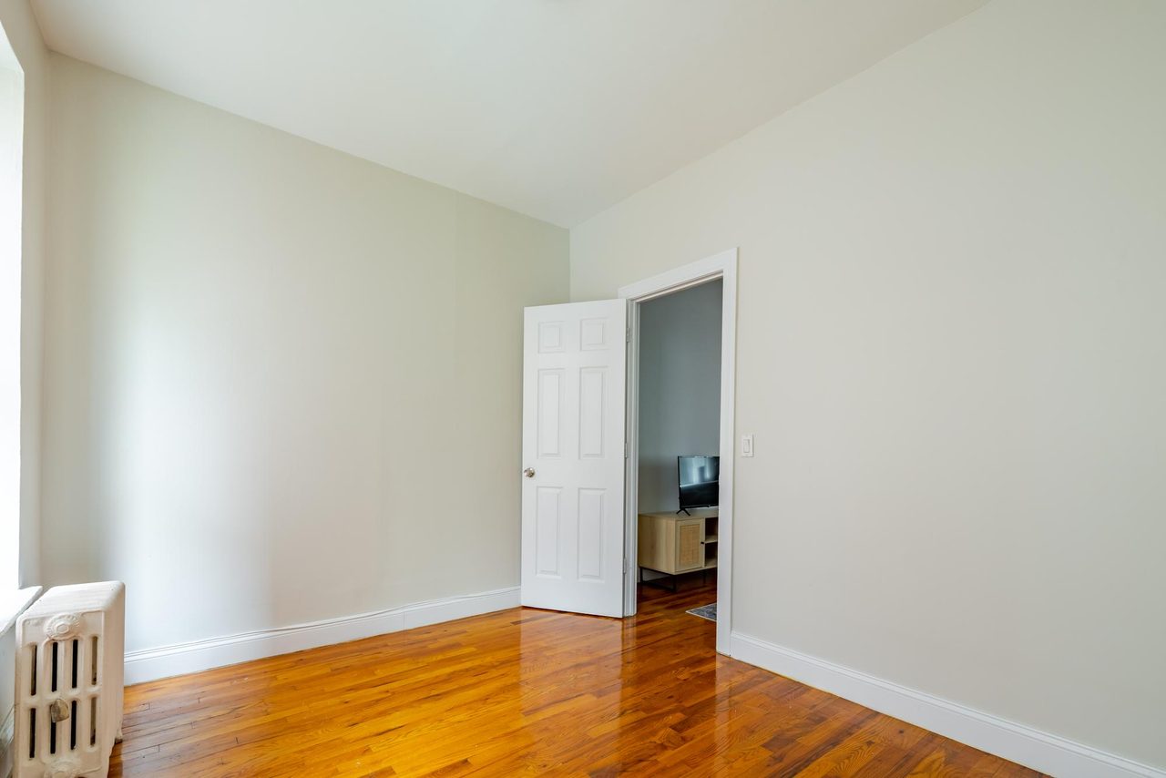  #1249: East Village - Queen Bedroom A  -  #1249: East Village  - Gallery -  7