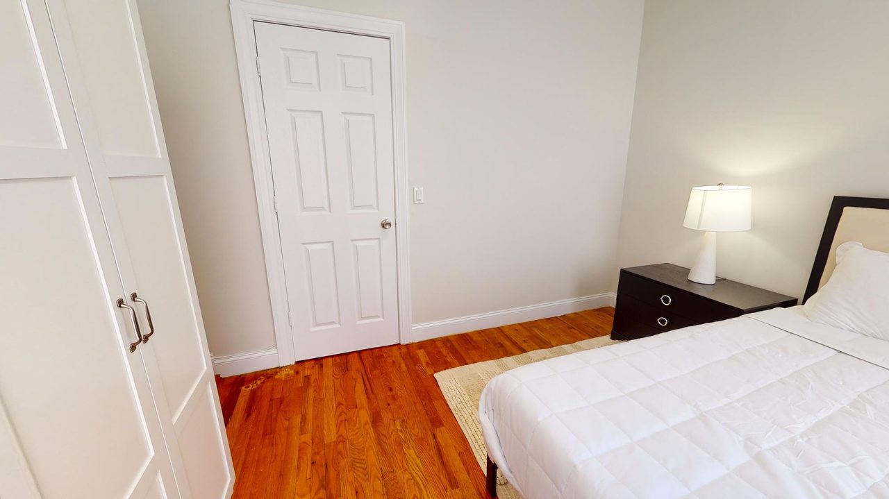  #1249: East Village - Queen Bedroom A  -  #1249: East Village  - Gallery -  9