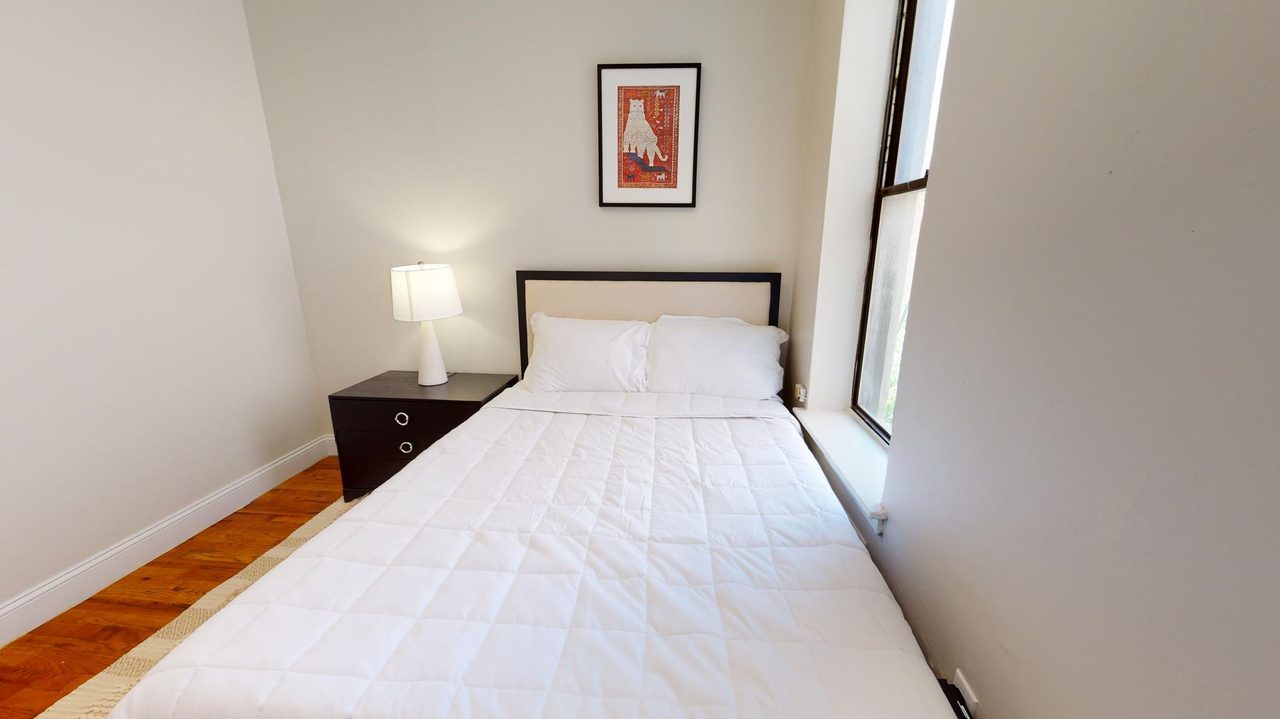  #1249: East Village - Queen Bedroom A  -  #1249: East Village  - Gallery -  8