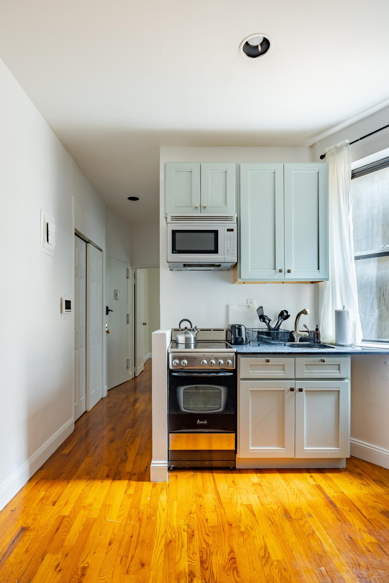  #1249: East Village - Full Bedroom B  -  #1249: East Village  - Gallery -  13