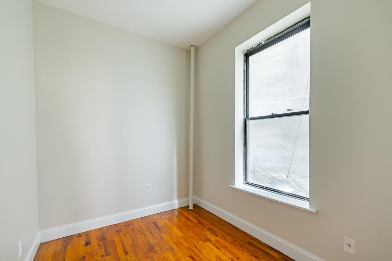  #1249: East Village - Full Bedroom B  -  #1249: East Village  - Gallery -  2