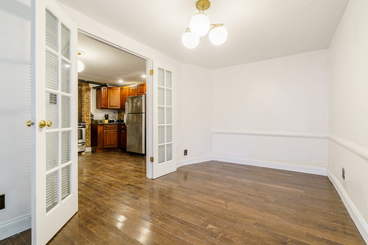 #909: Bedford-Stuyvesant - Full Bedroom A - 14