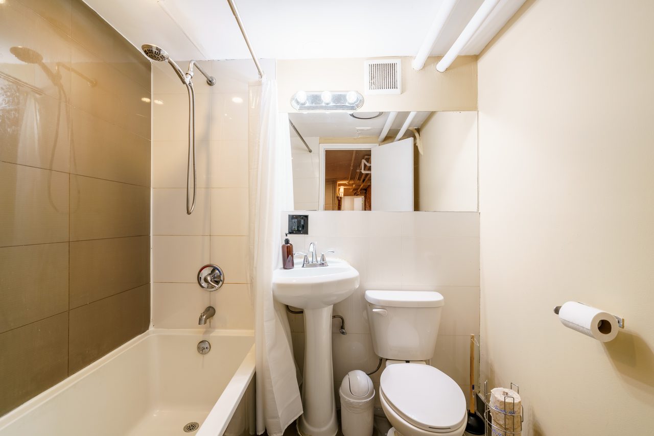 #909: Bedford-Stuyvesant - Full Bedroom A - 5