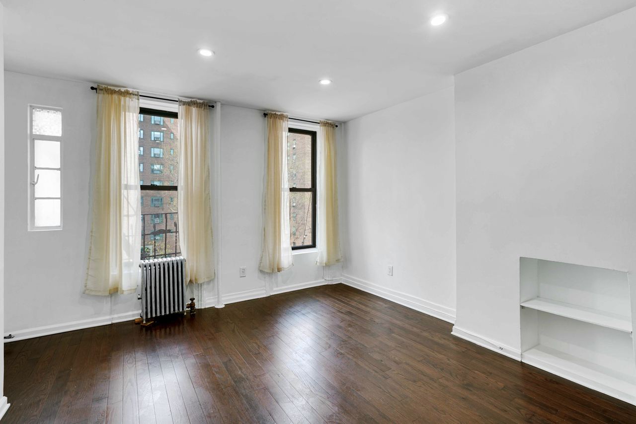 #407: East Village - Studio (Full) - 7