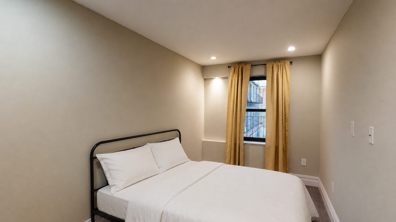 #559: East Village - Queen Bedroom B - 8