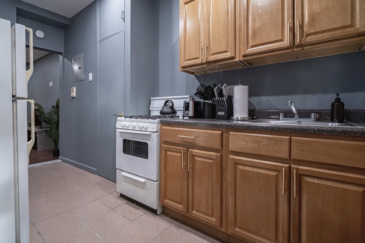 #252: Upper East Side - 1 Bedroom (Queen) - 7