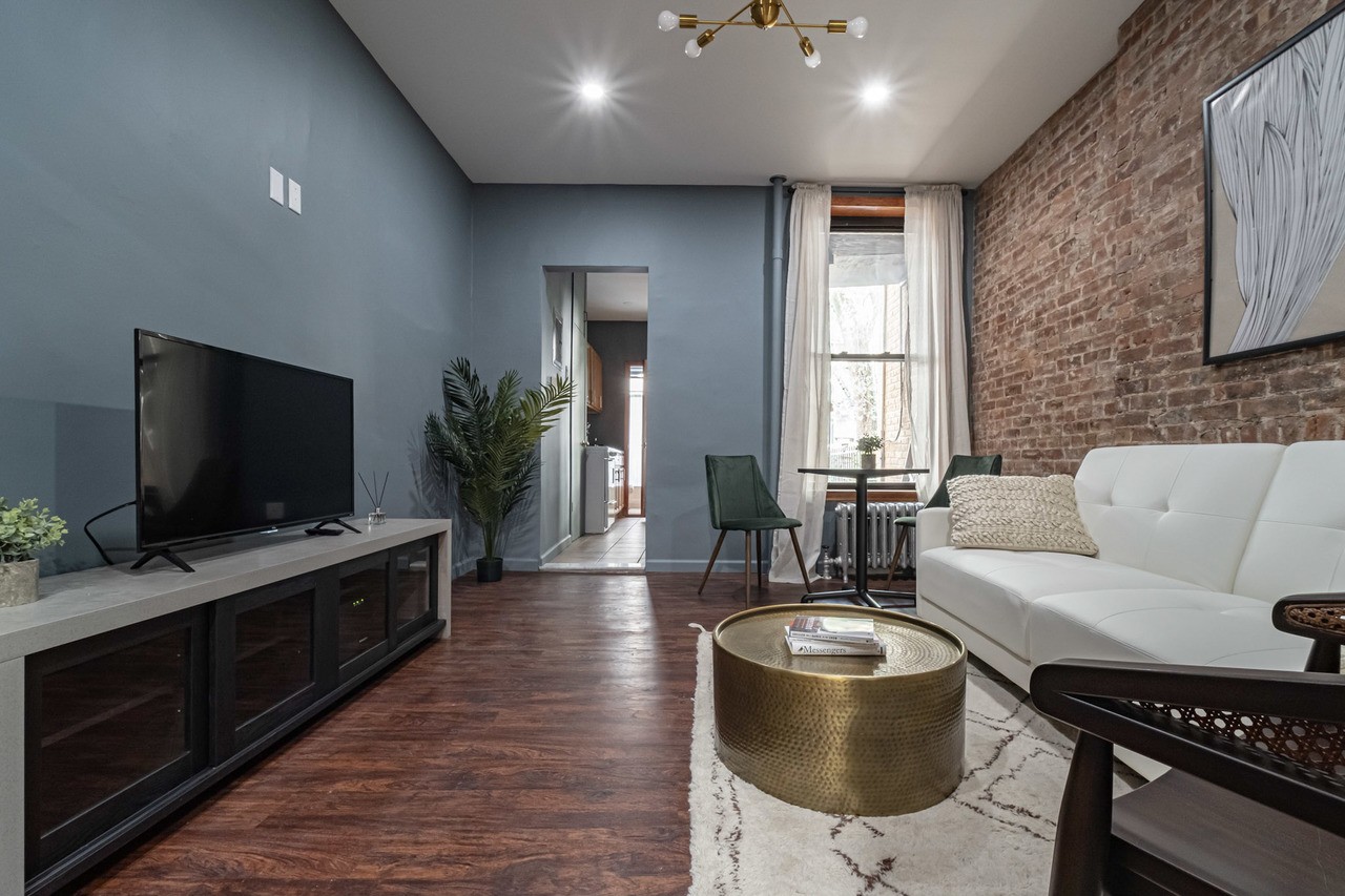 #252: Upper East Side - 1 Bedroom (Queen) - 11