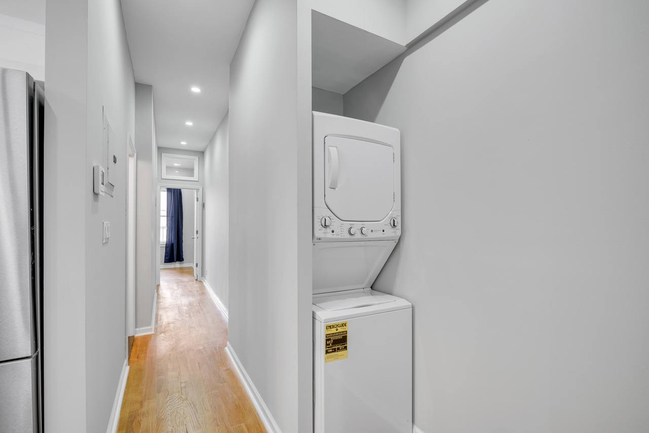 #480: Upper East Side - Queen Bedroom C - 13