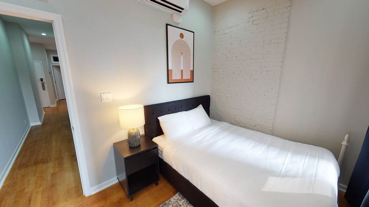 #480: Upper East Side - Queen Bedroom C - #480: Upper East Side - Gallery - 2