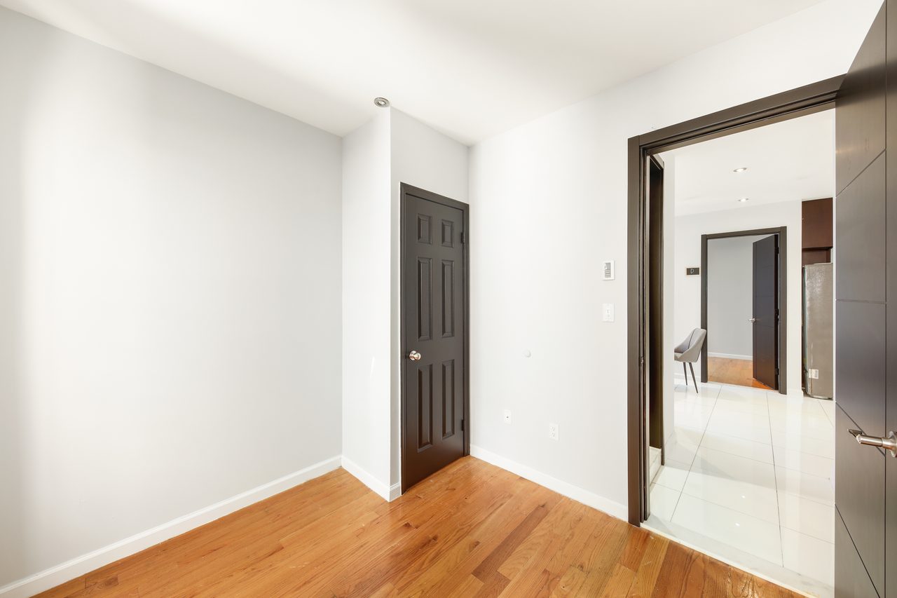 #761: Upper West Side - Twin Bedroom B - #761: Upper West Side - Gallery - 5