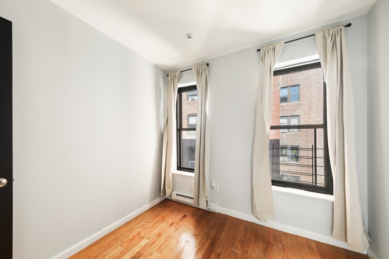 #761: Upper West Side - Twin Bedroom B - #761: Upper West Side - Gallery - 14