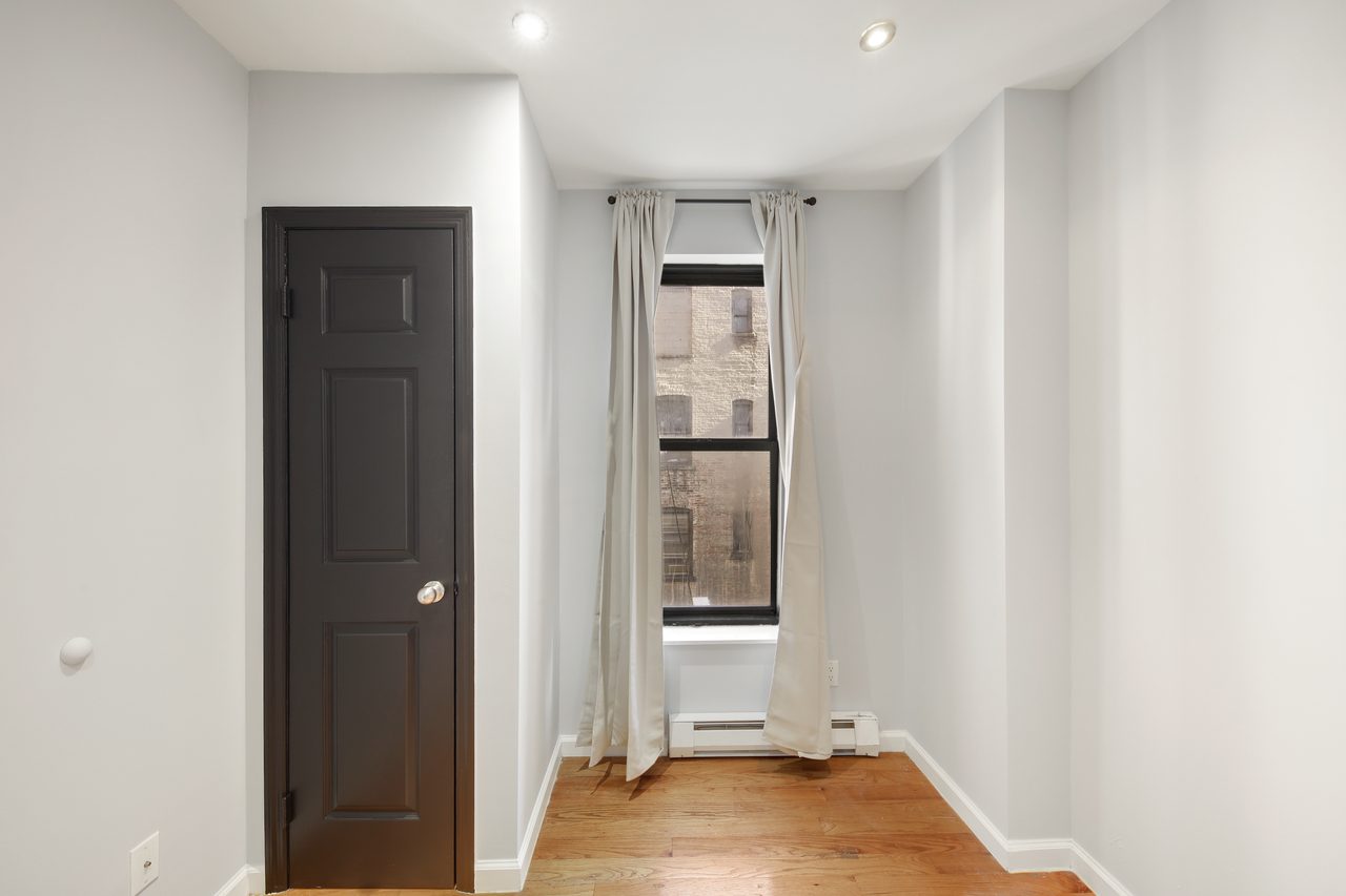 #761: Upper West Side - Twin Bedroom D - #761: Upper West Side - Gallery - 4