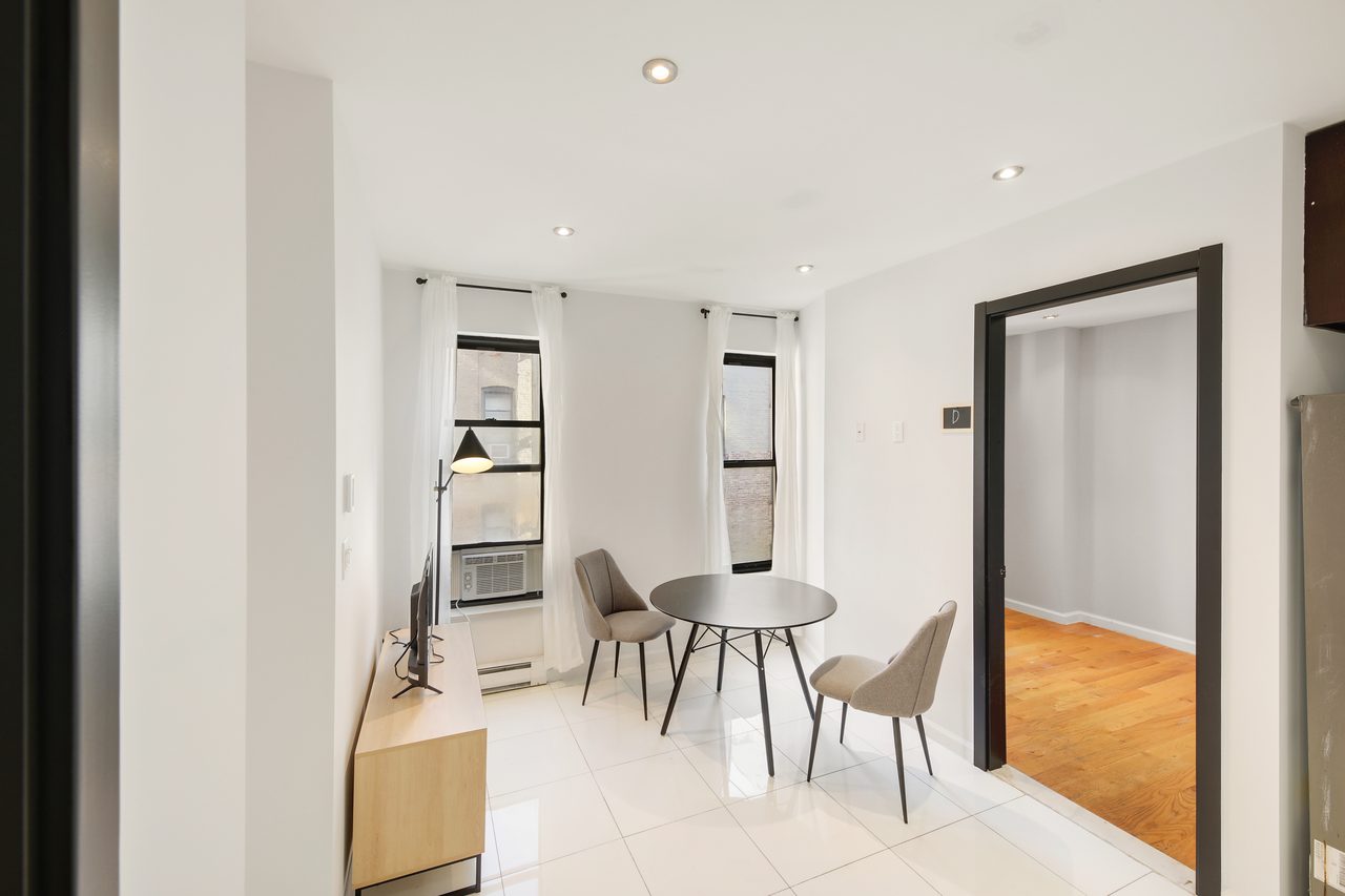 #761: Upper West Side - Twin Bedroom D - #761: Upper West Side - Gallery - 7