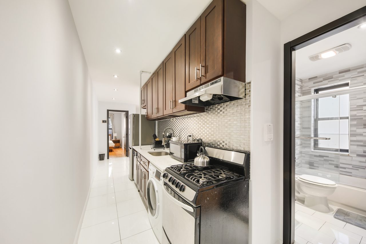 #761: Upper West Side - Twin Bedroom C - #761: Upper West Side - Gallery - 9