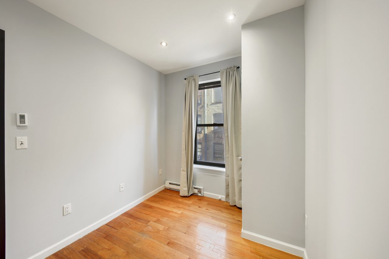 #761: Upper West Side - Twin Bedroom C - #761: Upper West Side - Gallery - 2