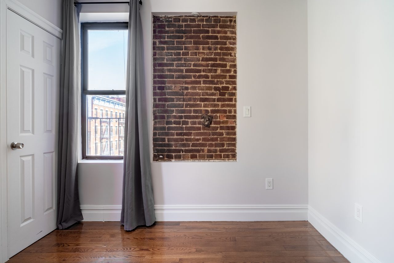  #974: East Village - 1 Bedroom (Full)  -  #974: East Village  - Gallery -  5