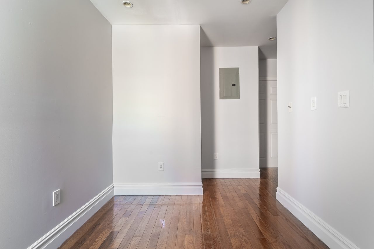  #974: East Village - 1 Bedroom (Full)  -  #974: East Village  - Gallery -  22