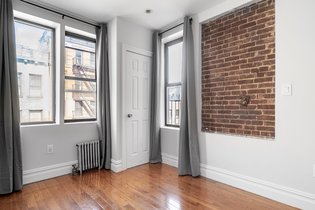  #974: East Village - 1 Bedroom (Full)  -  #974: East Village  - Gallery -  6