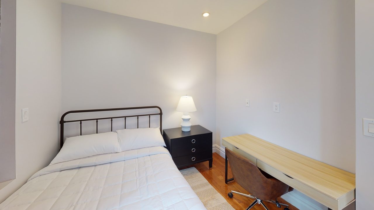  #974: East Village - 1 Bedroom (Full)  -  #974: East Village  - Gallery -  8
