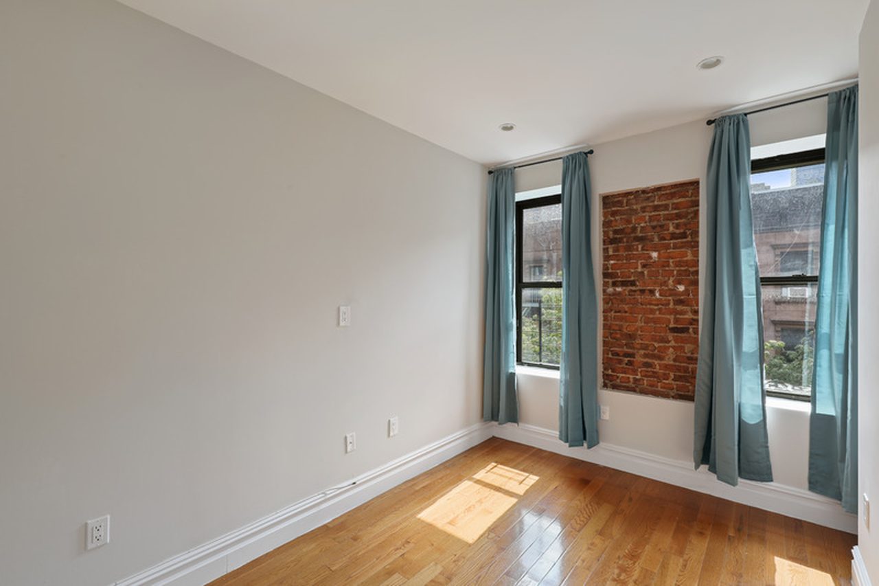 #704: East Harlem - Queen Bedroom B - 5
