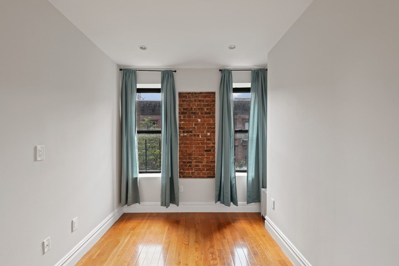 #704: East Harlem - Queen Bedroom B - 6