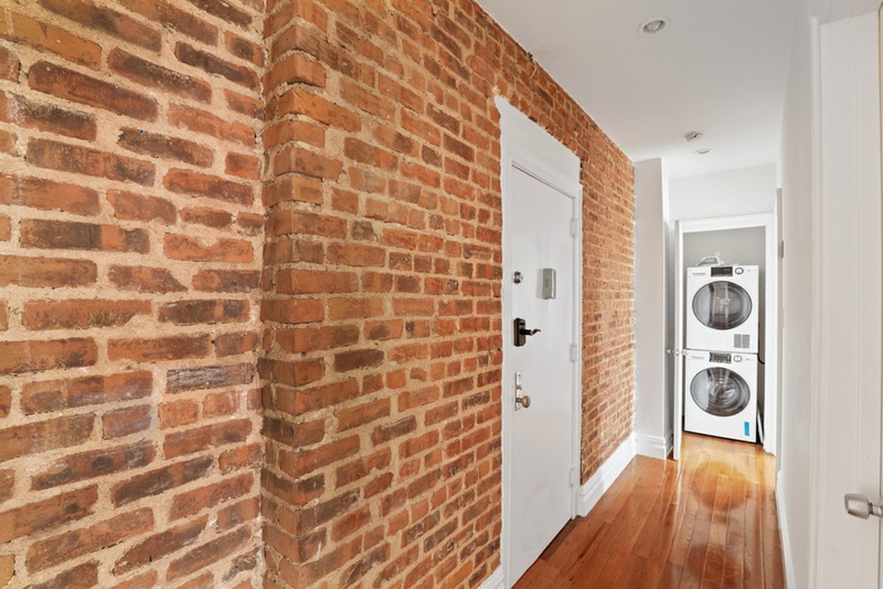 #704: East Harlem - Queen Bedroom A W/Private Bathroom - 2