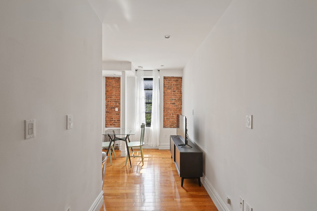 #704: East Harlem - Queen Bedroom A W/Private Bathroom - 1