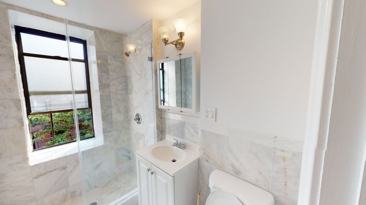 #704: East Harlem - Queen Bedroom A W/Private Bathroom - 12