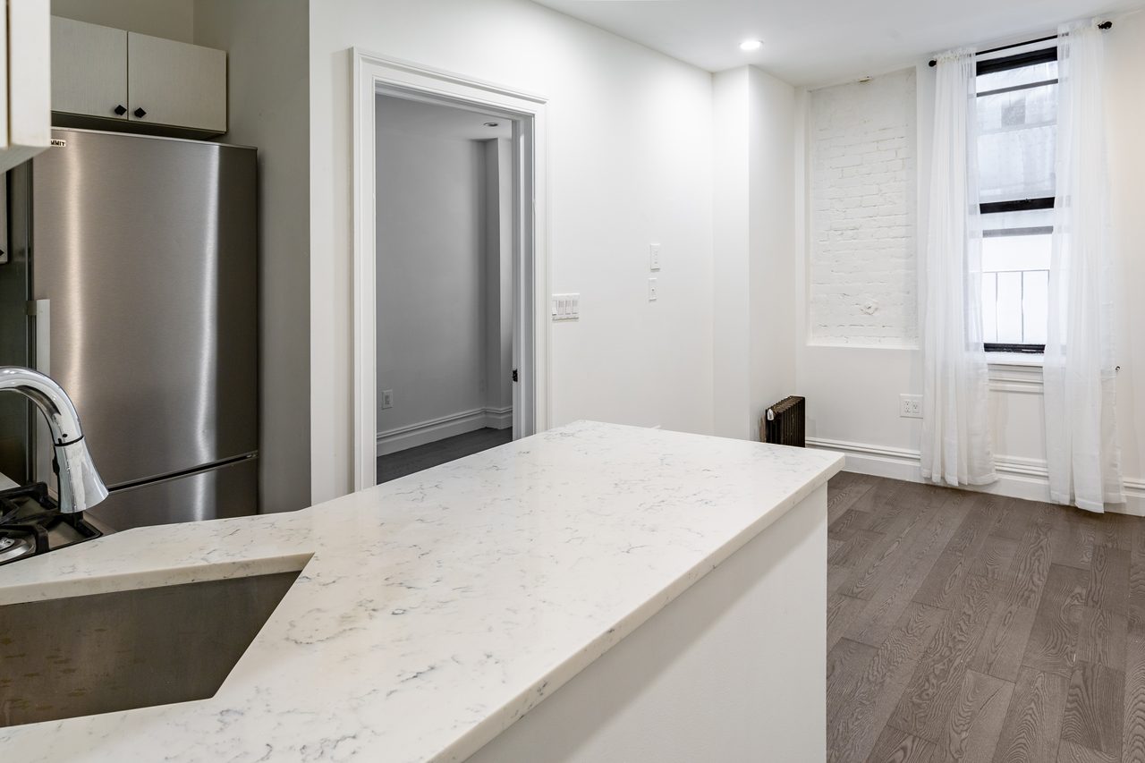  #684: East Village - 1 Bedroom (Full)  -  #684: East Village  - Gallery -  2