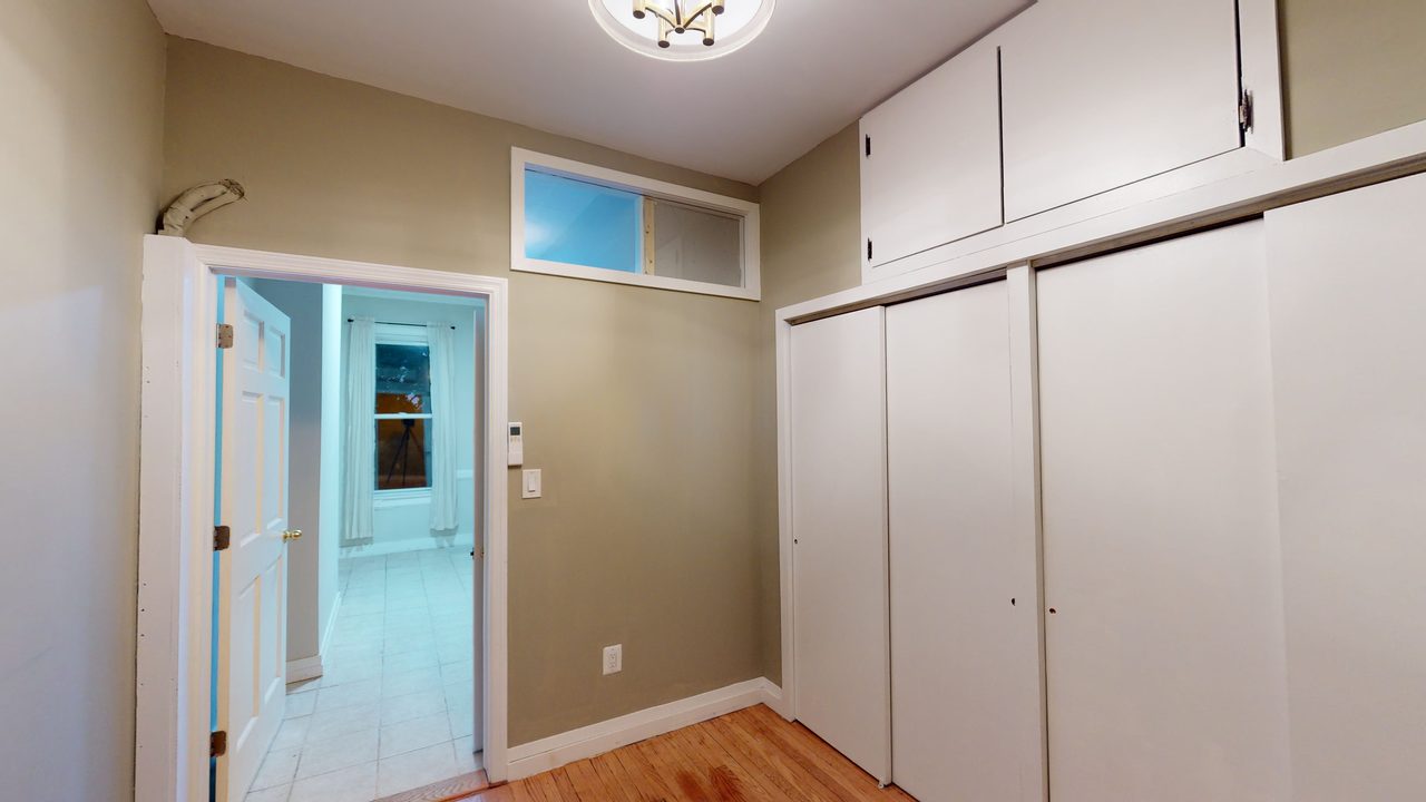  #586: Sunset Park - Full Bedroom F  -  #586: Sunset Park  - Gallery -  15