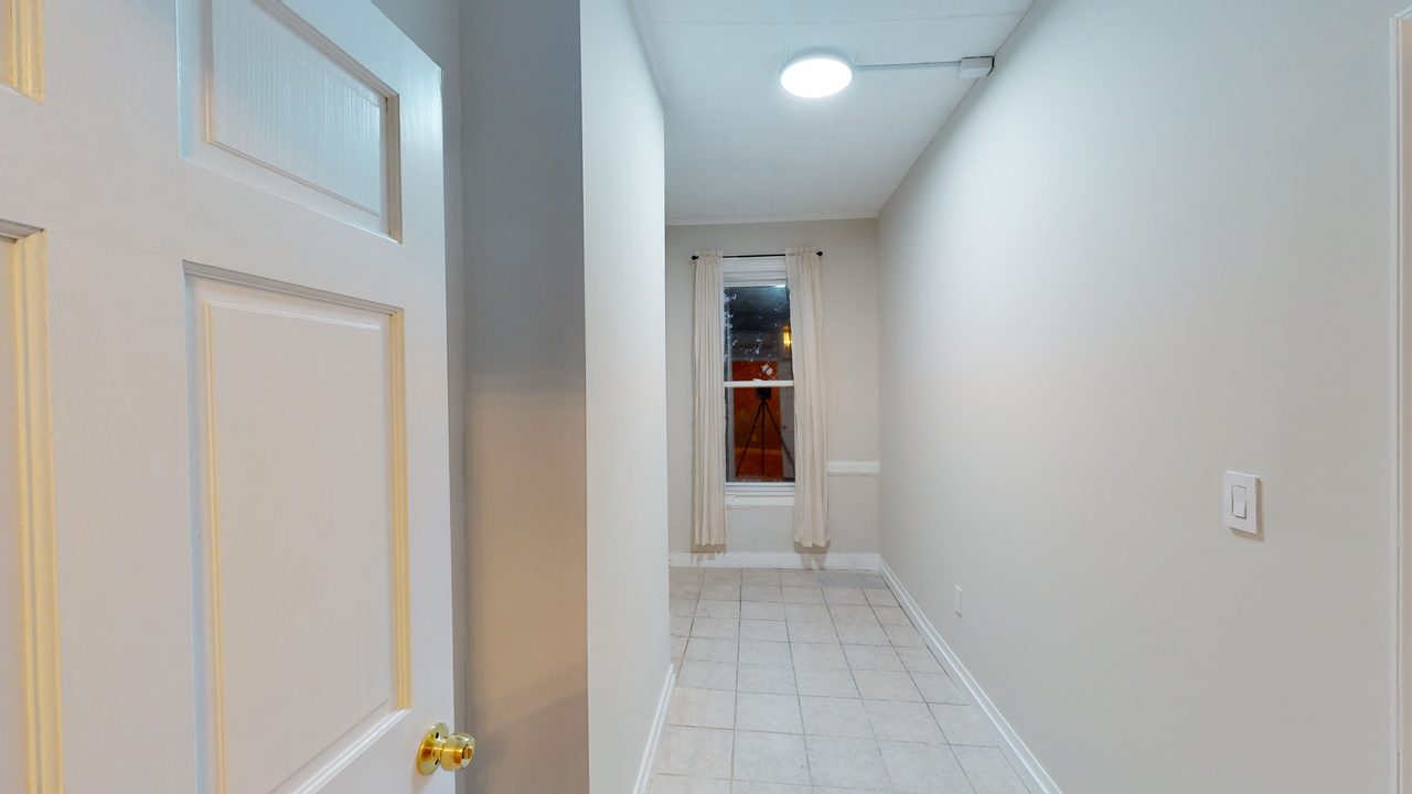  #586: Sunset Park - Full Bedroom F  -  #586: Sunset Park  - Gallery -  16